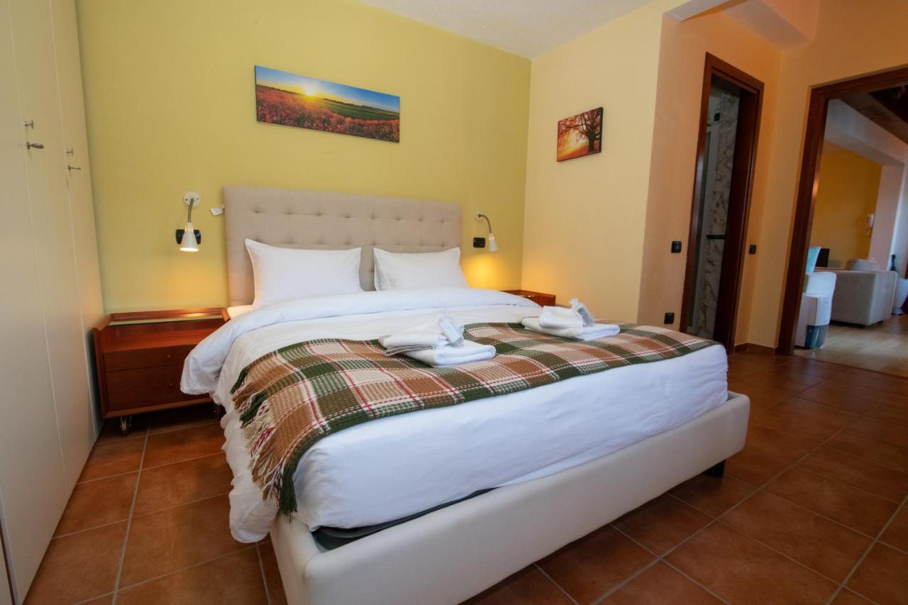 Villa Rina Deluxe And Cottage Porto Ceresio Eksteriør billede